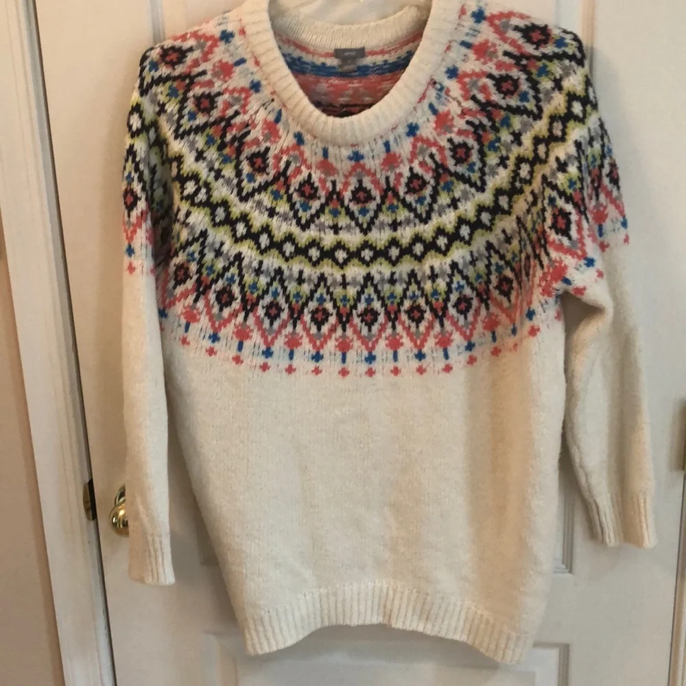 Beautiful sweater by aerie. Gently used. - Picture 1 of 3
